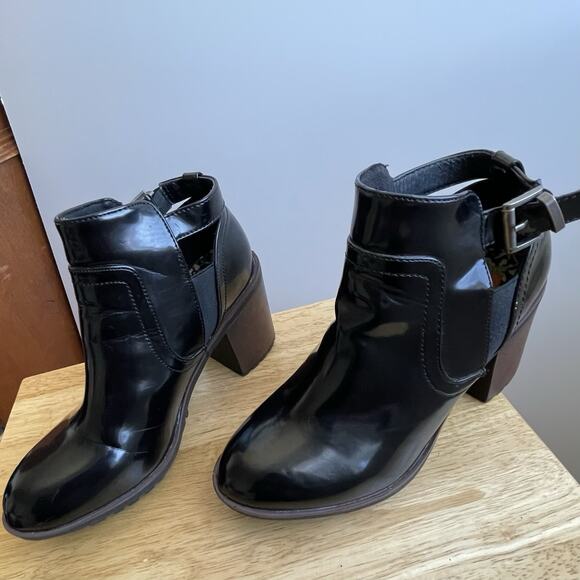 Rocket Dog Women's Reese Boxed In Pu Ankle Bootie 8.5 Black - Picture 1 of 12